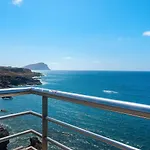 Over The Ocean Abrigos Los Abrigos