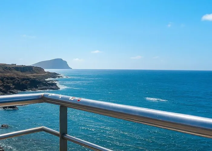 Over The Ocean Abrigos Los Abrigos